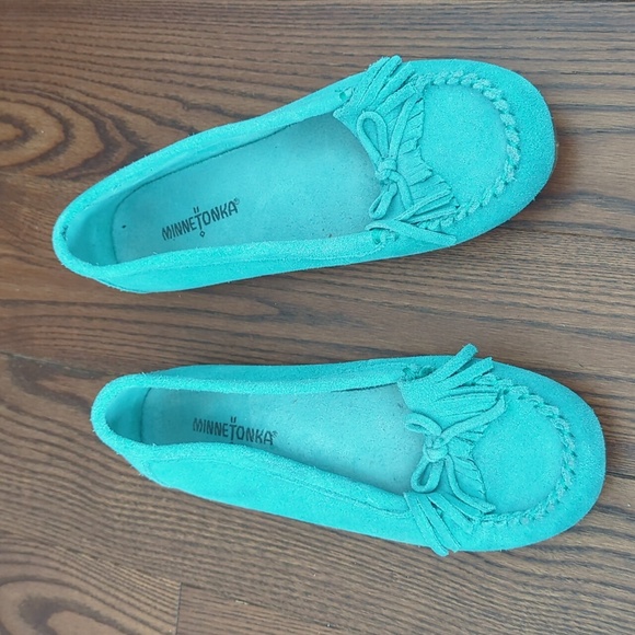 Minnetonka Shoes - Turquoise Minnetonka Kilty Moc SZ 9